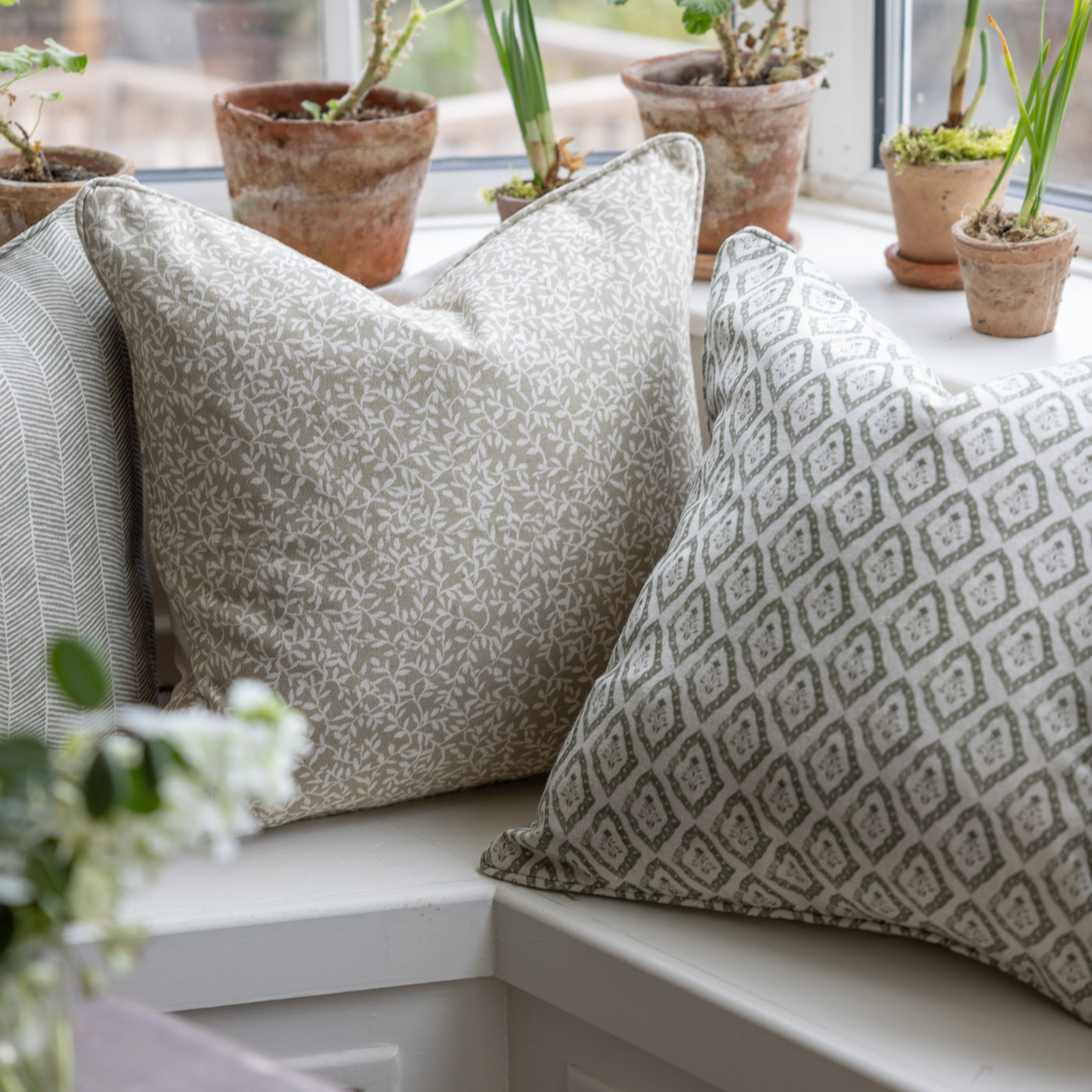 Villette Jute Beige Floral Cushion