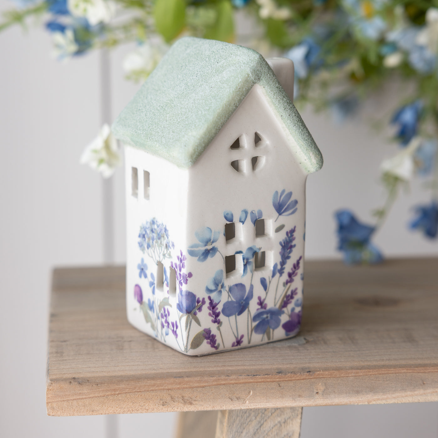 Small Flower Pattern Dolomite House