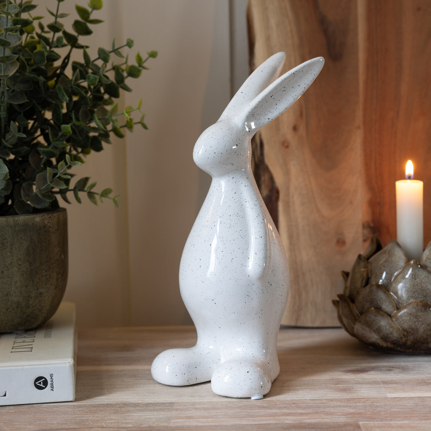 Mona Large White Dolomite Hare