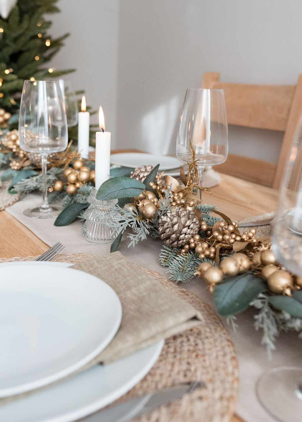 Eucalyptus & Matt Gold Berry Garland