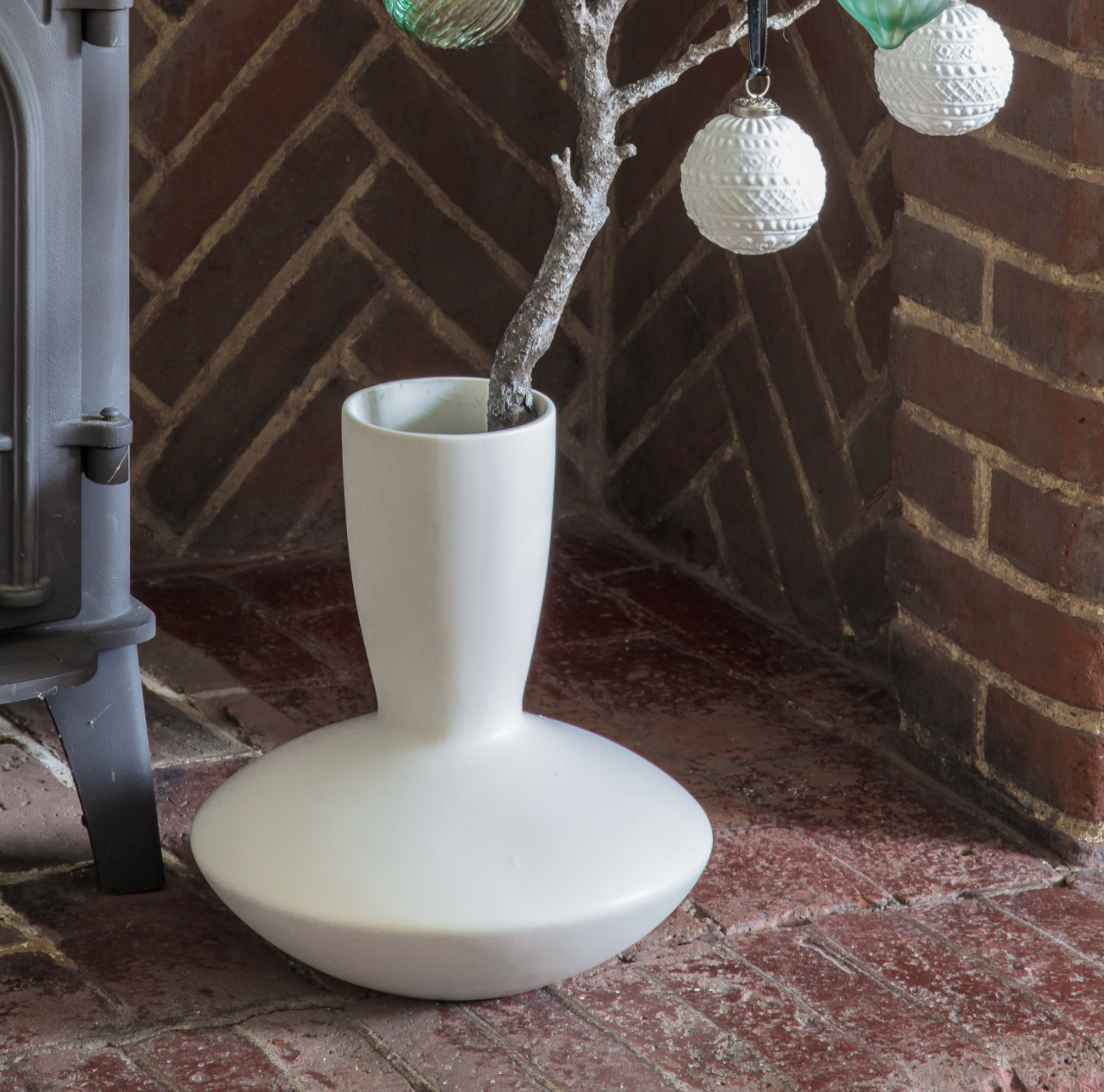 White Stoneware Kami Vase